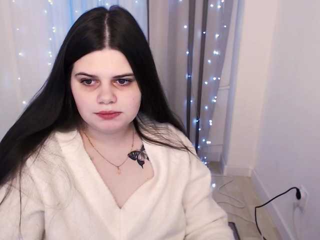 Live sex webcam photo for JoyOnee #272243860