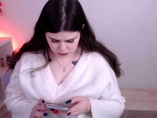 Live sex webcam photo for JoyOnee #272526377