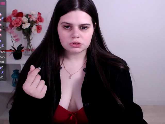 Live sex webcam photo for JoyOnee #272979562