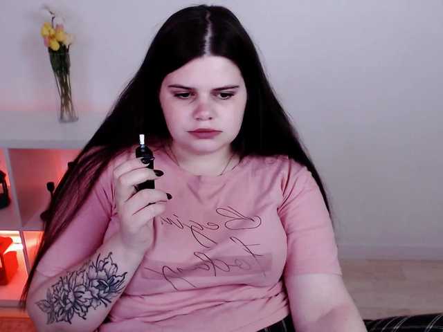 Live sex webcam photo for JoyOnee #273682620