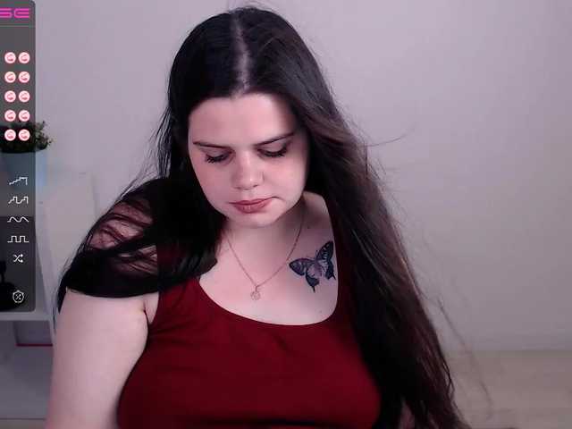 Live sex webcam photo for JoyOnee #273892845