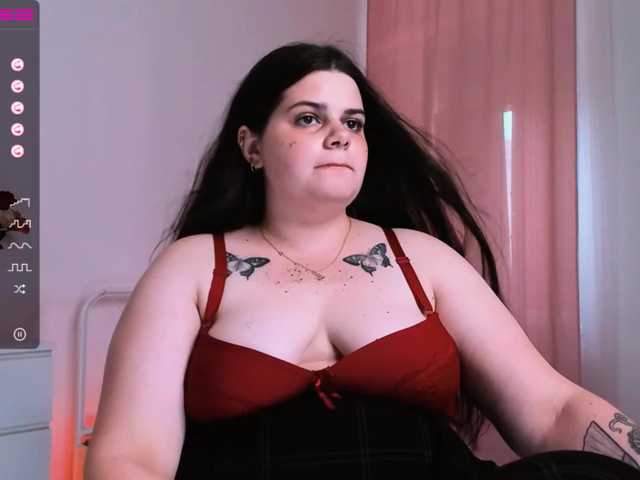 Live sex webcam photo for JoyOnee #274031931