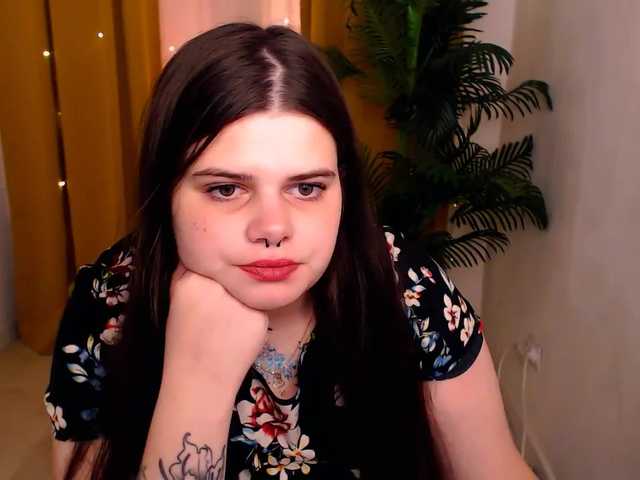 Live sex webcam photo for JoyOnee #275155175