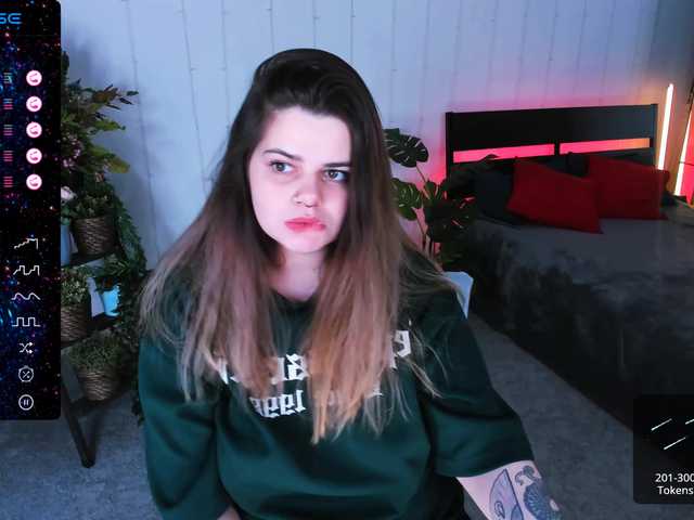 Live sex webcam photo for JoyOnee #277152376