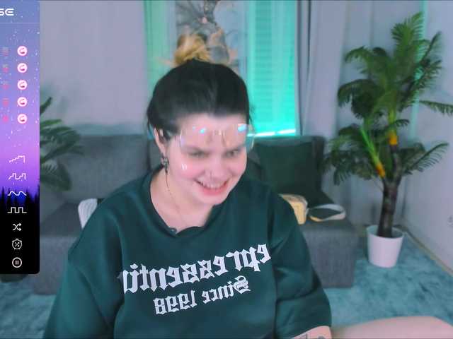 Live sex webcam photo for JoyOnee #277236012