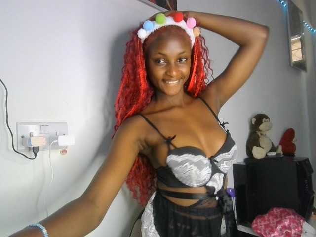 Live sex webcam photo for JoziBaddiee #294155171
