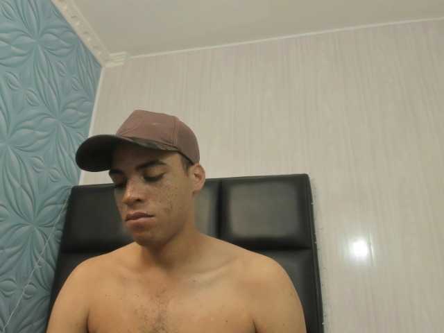 Live sex webcam photo for Juan-Rodrigues #276816773