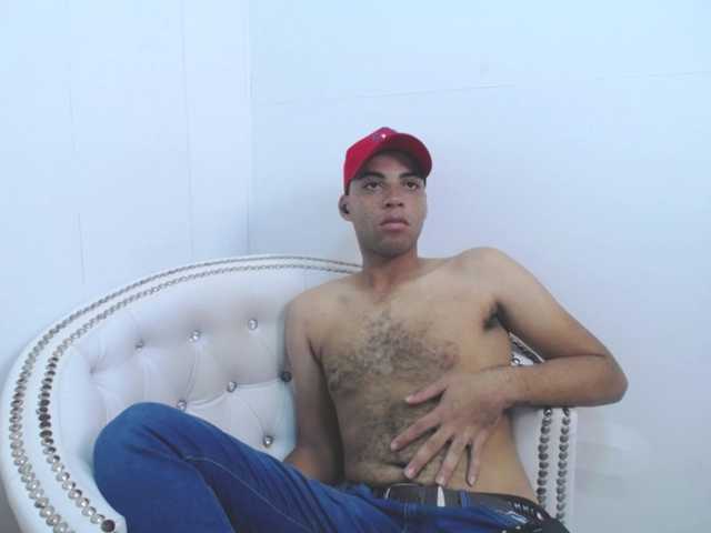 Live sex webcam photo for Juan-Rodrigues #276879066