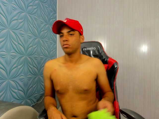 Live sex webcam photo for Juan-Rodrigues #277117670