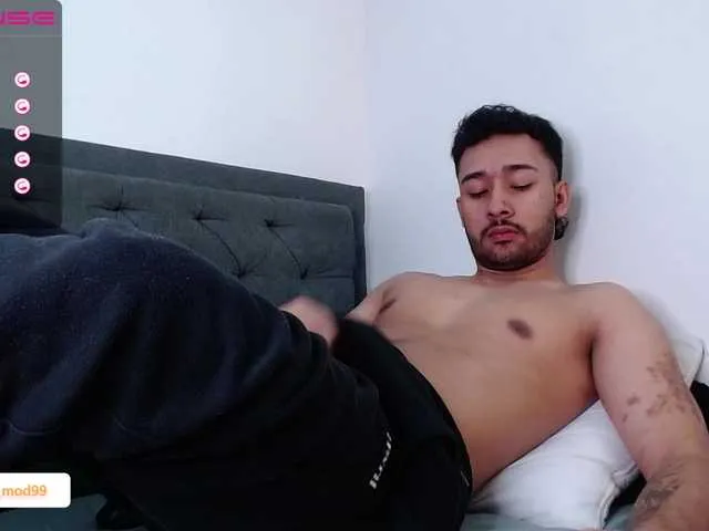 Live sex webcam photo for JuanDavid9-9 #275579741