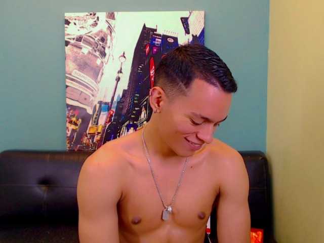 Live sex webcam photo for JuanStele #275680707