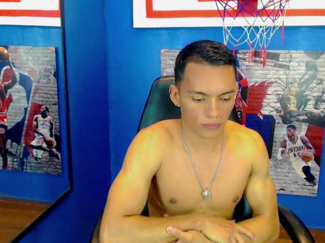 Live sex webcam photo for JuanStele #275696587