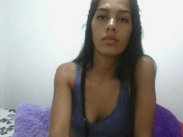 Live sex webcam photo for JuanaBrunette #277449324