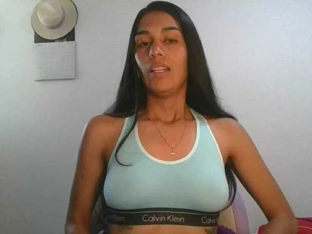 Live sex webcam photo for JuanaBrunette #290945212