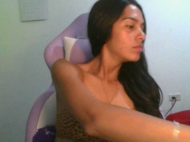 Live sex webcam photo for JuanaBrunette #291010421