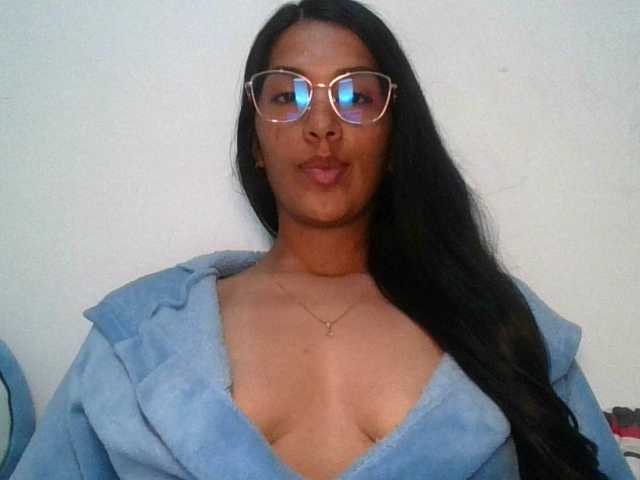 Live sex webcam photo for JuanaBrunette #292033520