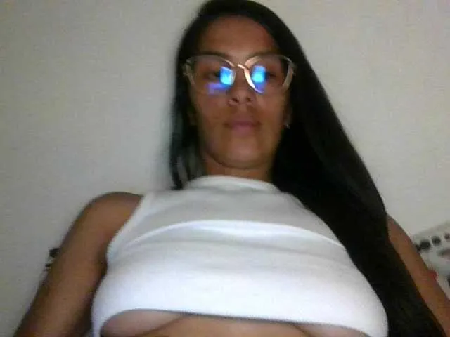 Live sex webcam photo for JuanaBrunette #292119694