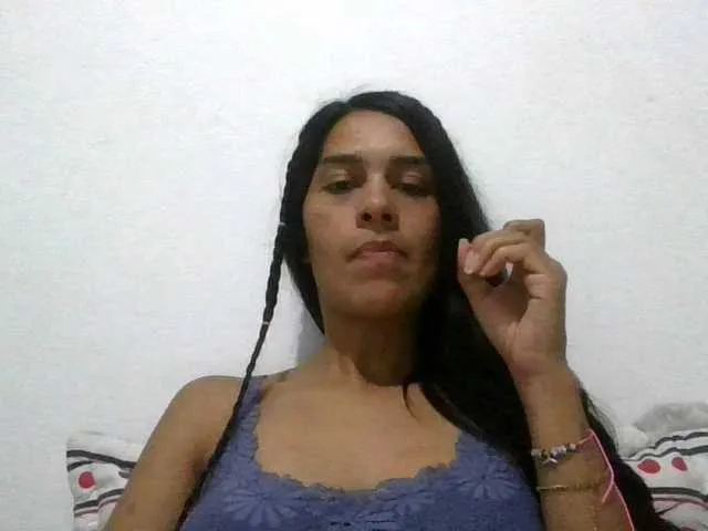 Live sex webcam photo for JuanaBrunette #292339344