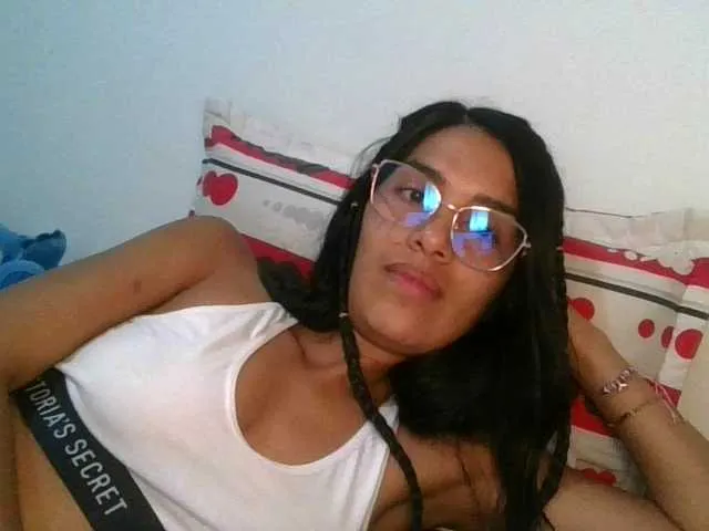 Live sex webcam photo for JuanaBrunette #292345602