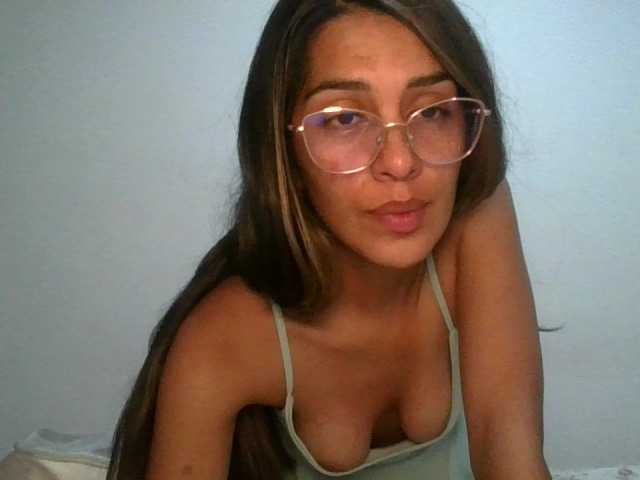 Live sex webcam photo for JuanaBrunette #292421352