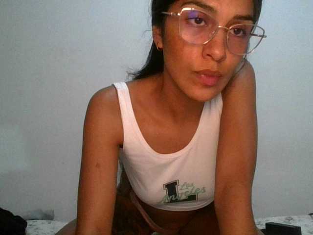 Live sex webcam photo for JuanaBrunette #292426276