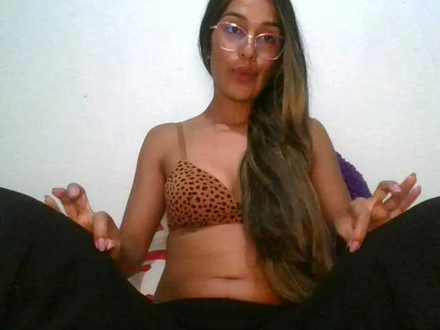 Live sex webcam photo for JuanaBrunette #292438882