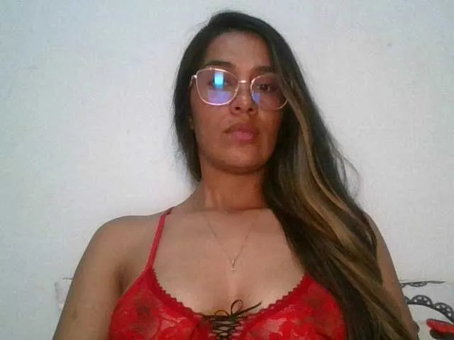 Live sex webcam photo for JuanaBrunette #293486056