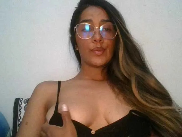Live sex webcam photo for JuanaBrunette #293875252