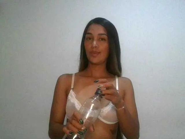 Live sex webcam photo for JuanaBrunette #294192669