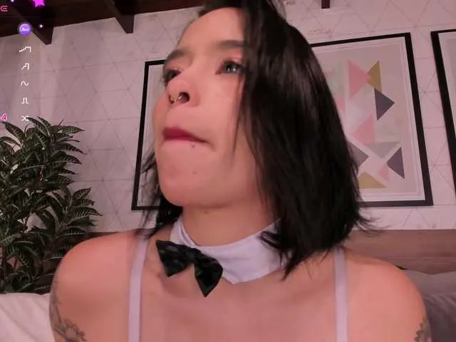 Live sex webcam photo for JuanaReed #290345144