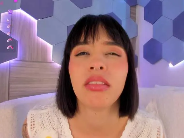 Live sex webcam photo for JuanaReed #290483834