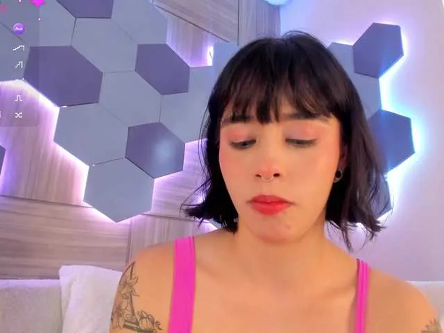 Live sex webcam photo for JuanaReed #290604247