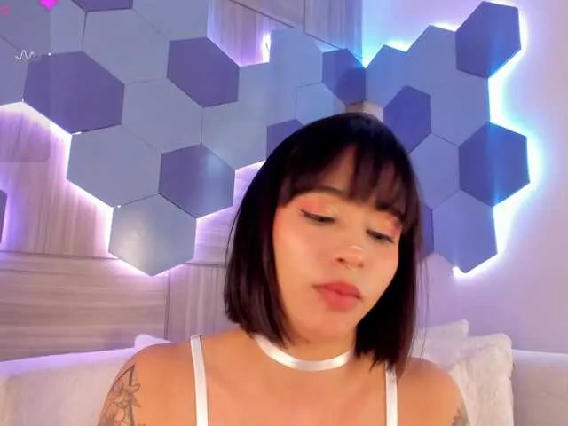 Live sex webcam photo for JuanaReed #290610581