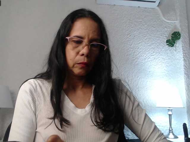 Live sex webcam photo for Juanita-del-M #275482874