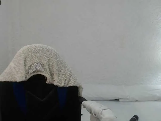 Live sex webcam photo for Juanita-del-M #275593457