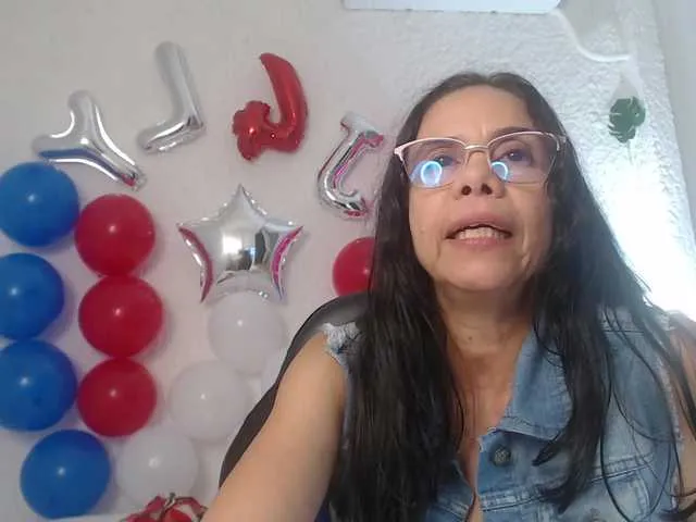 Live sex webcam photo for Juanita-del-M #275650849
