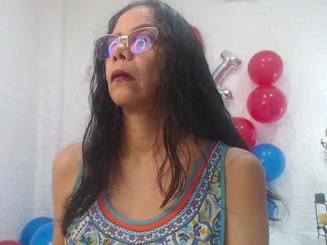 Live sex webcam photo for Juanita-del-M #275658611