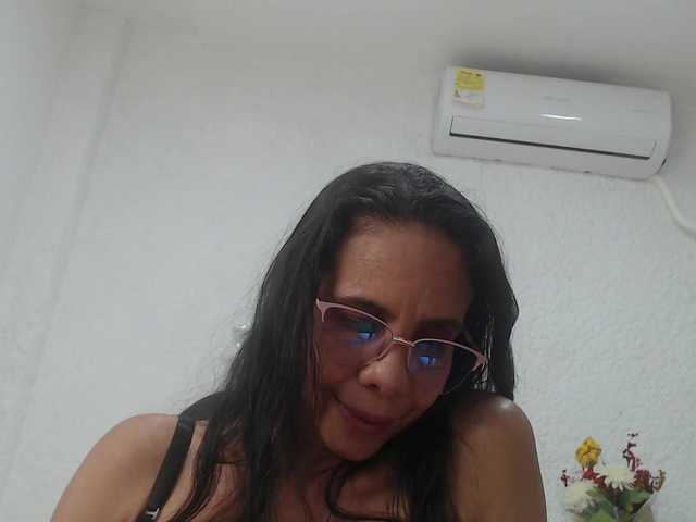 Live sex webcam photo for Juanita-del-M #275794545