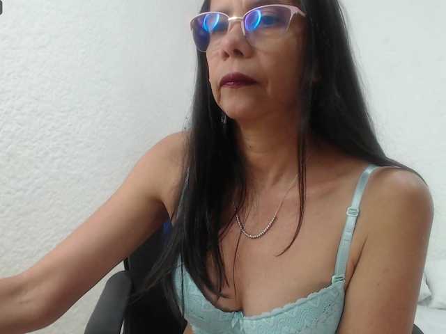 Live sex webcam photo for Juanita-del-M #275959889