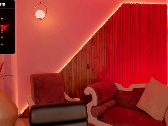 Live sex webcam photo for JuanitaClay #288047356