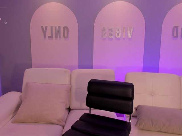 Live sex webcam photo for JuanitaClay #288047369