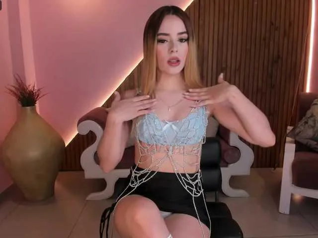 Live sex webcam photo for JuanitaClay #288047388