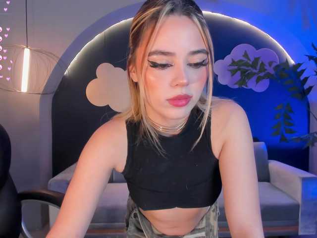 Live sex webcam photo for JuanitaClay #288047469