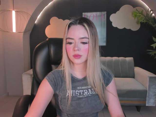 Live sex webcam photo for JuanitaClay #288047558