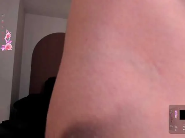 Live sex webcam photo for JuanitaClay #290693717