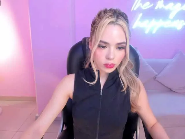 Live sex webcam photo for JuanitaClay #290854223