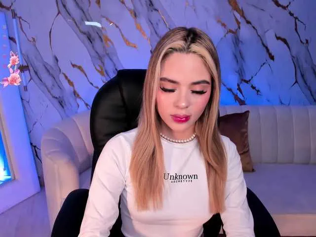 Live sex webcam photo for JuanitaClay #290876471