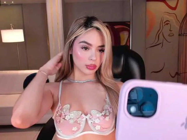 Live sex webcam photo for JuanitaClay #291063367