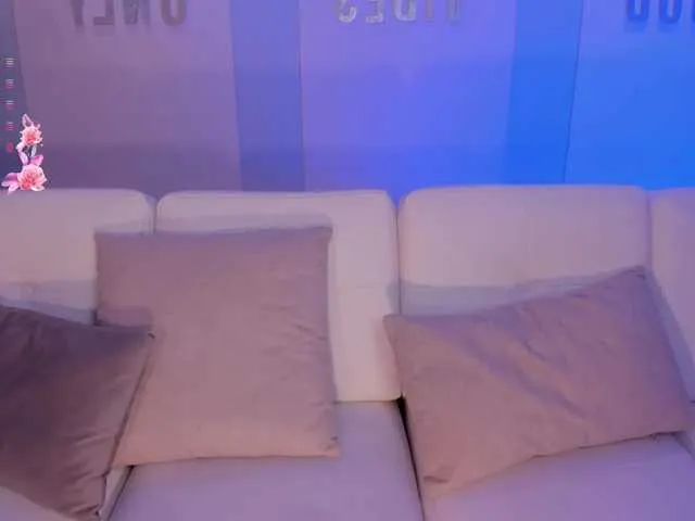 Live sex webcam photo for JuanitaClay #291513972