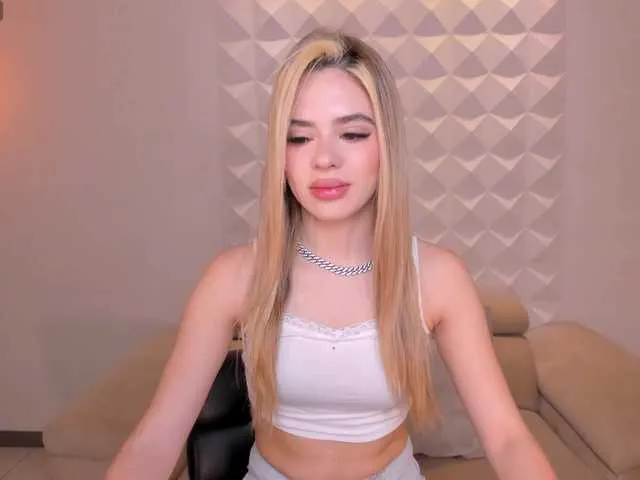 Live sex webcam photo for JuanitaClay #291700935